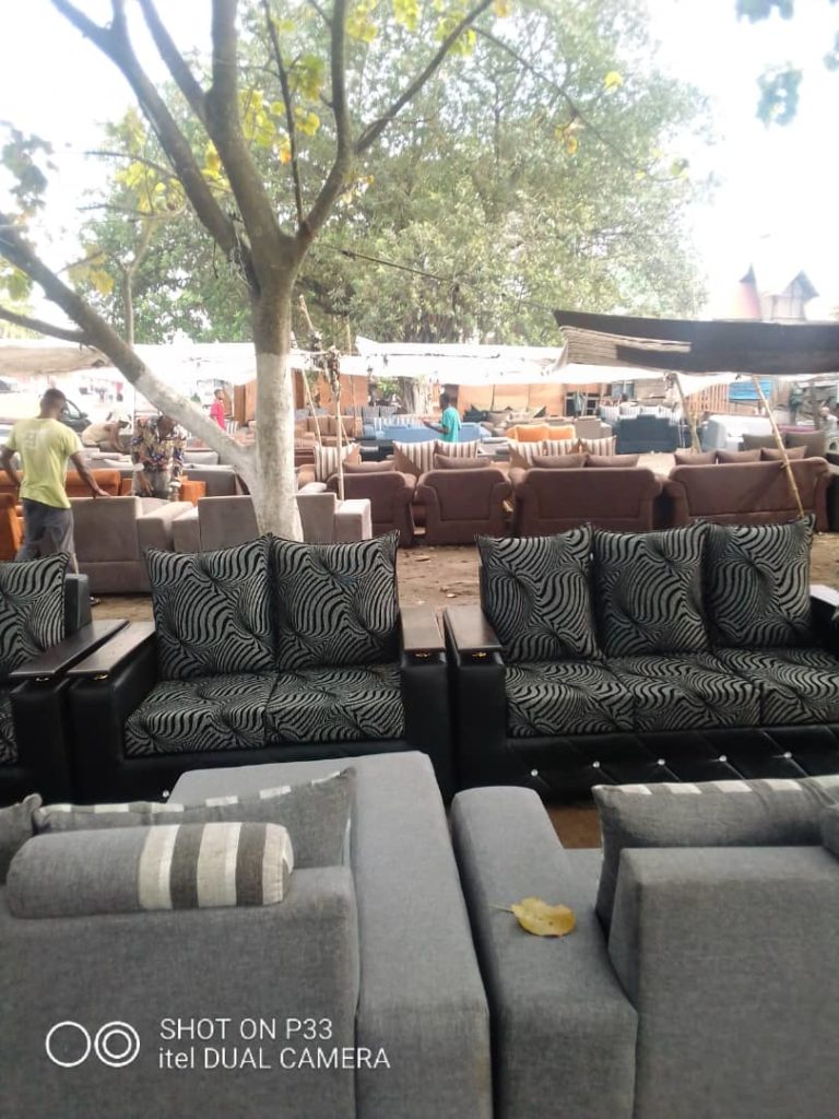 Marché de meubles de Météo 2