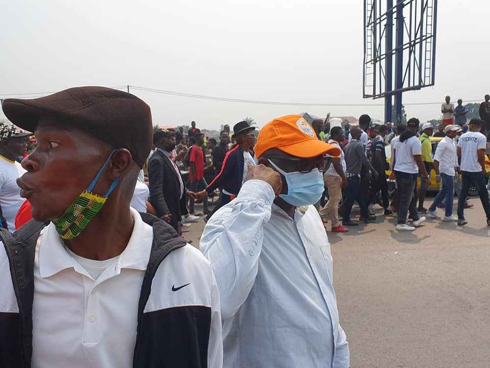 Journée paradoxale, la police transporte les manifestants par ici, et tire sur la foule là-bas. 3 combattants tués, l'UDPS demande le départ du ministre UDPS de l'Intérieur (Kabuya) 5
