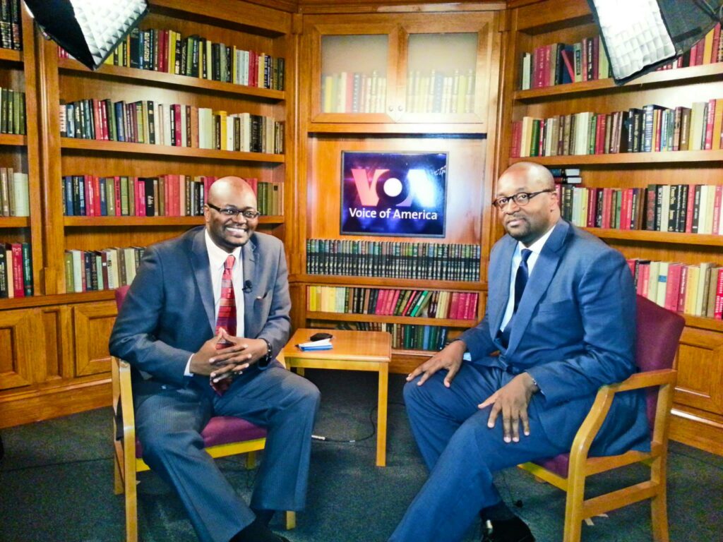 Focus sur Christian Lusakweno, journaliste, animateur-vedette et patron de TOP Congo FM …. 2