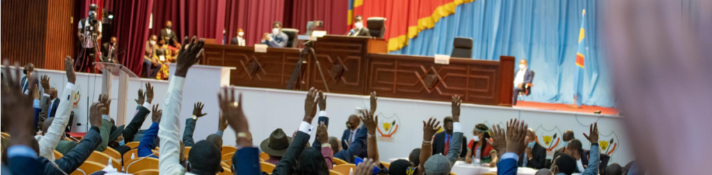 Une comédie ou une guerre executivo-legislative? 1