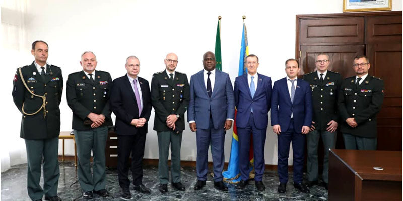tshisekedi-officiers-belges-140519-800px