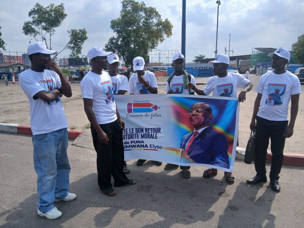 Après un périple jalonné de satisfecit dans le cadre du projet PDL-145 dans le grand Équateur, Élysée Bokumwana enfin de retour à Kinshasa 1