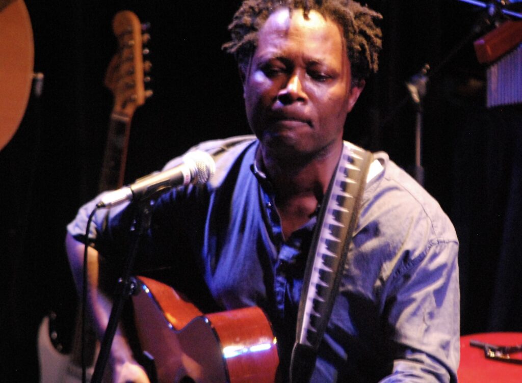 Lokua Kanza en concert le 28 novembre au Show Buzz : une soirée sous le signe de l’émotion et des classiques 2